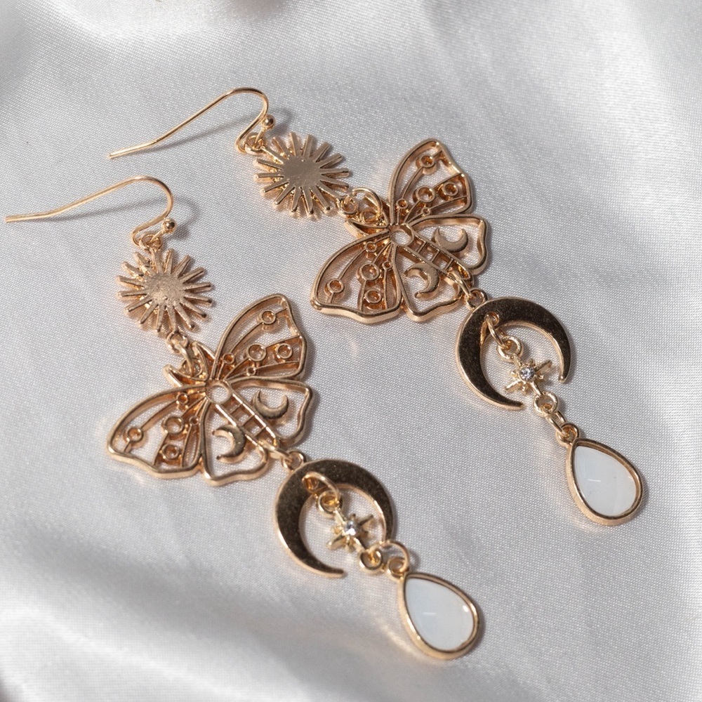 ✨Free People Nalani Gold Moth Earrings
